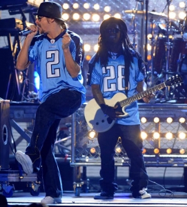 Lil Wayne alongside Kid Rock at the 2008 Country Music Awards