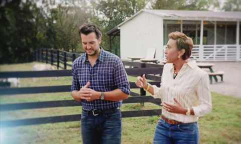 Country Music’s Biggest Stars: In the Spotlight with Robin Roberts