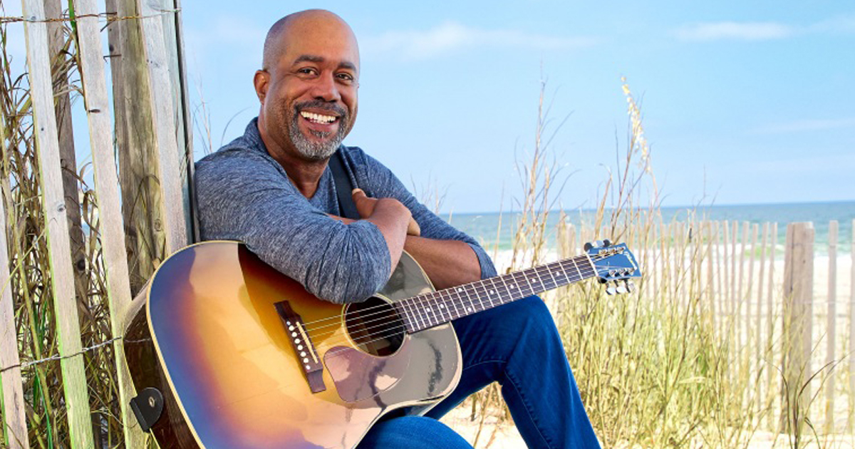 Darius Rucker earns #1 with "Beers And Sunshine"