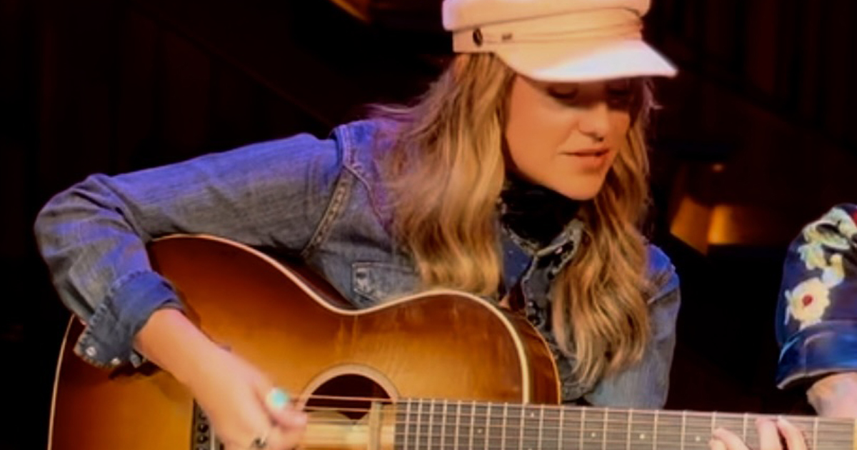 Lainey Wilson Joins Country Swag Live In Nyc For Interview