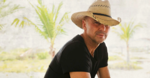 kenny-chesney-carry-on